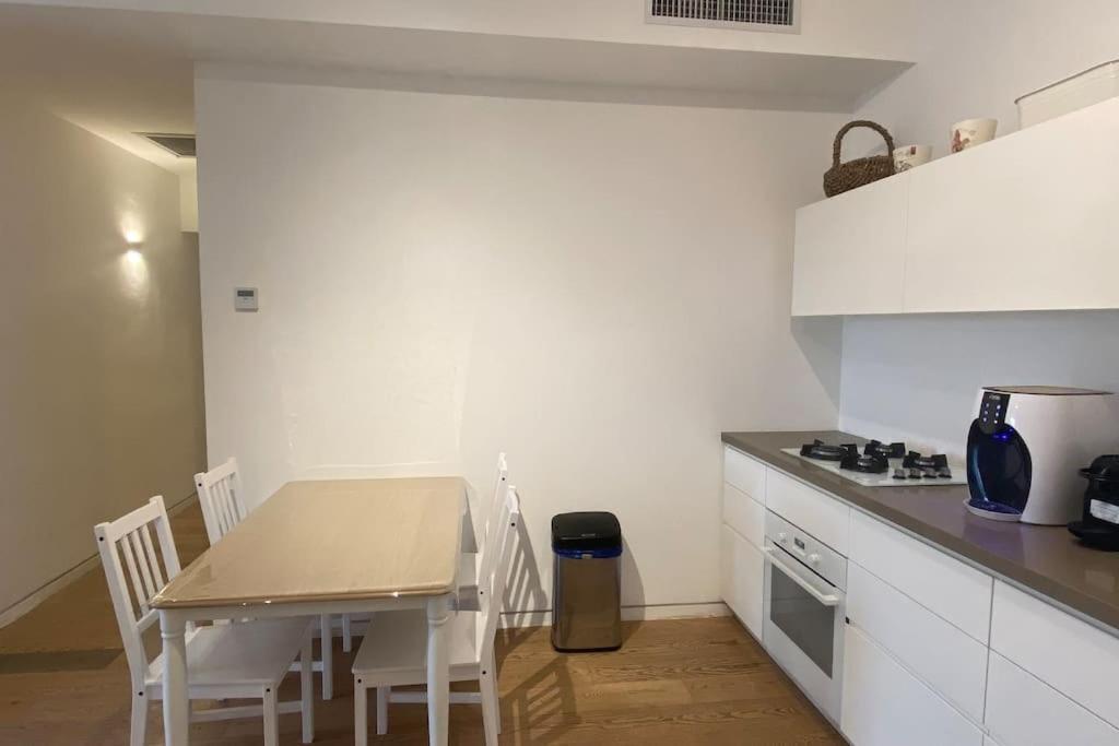 Laura Compound- Authentic 1 Bedroom Charming & Specious Tel Aviv Exterior foto