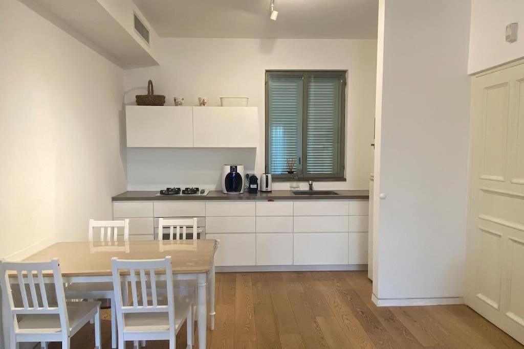 Laura Compound- Authentic 1 Bedroom Charming & Specious Tel Aviv Exterior foto