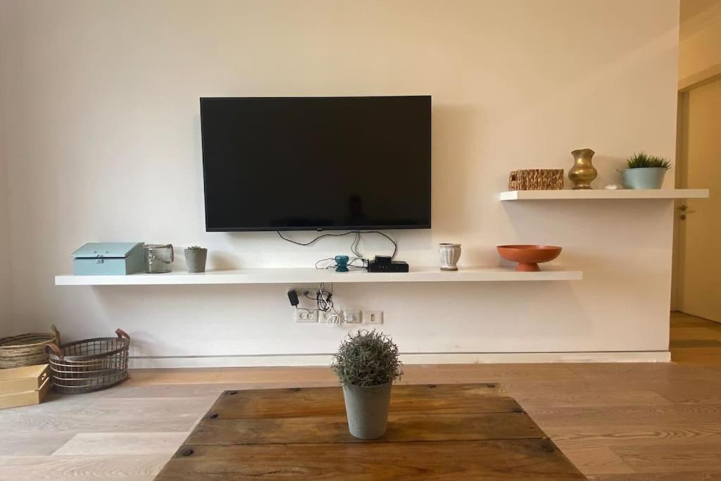 Laura Compound- Authentic 1 Bedroom Charming & Specious Tel Aviv Exterior foto